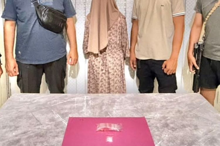 IRT 51 Tahun di Bima Nekat Jadi Pengedar Sabu demi Penuhi Biaya Hidup