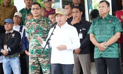 Peduli Warga Terdampak Banjir di DAS Barito, Gubernur Kalteng Salurkan 100.000 Paket Sembako