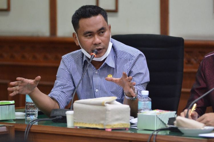 M Rizal Falevi Kirani, Ketua Komisi V DPR Aceh. Dewan Perwakilan Rakyat (DPR) Aceh mewacanakan untuk membuat qanun tentang legalisasi ganja medis. 