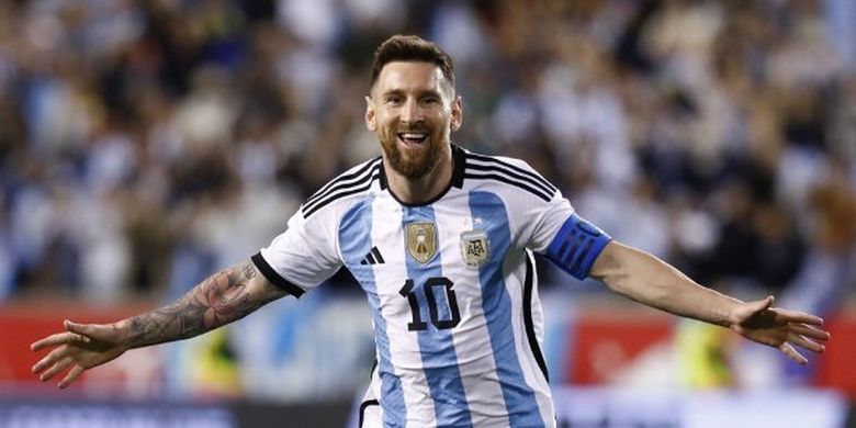 Kapten timnas Argentina, Lionel Messi, merayakan golnya pada laga uji coba FIFA Matchday kontra Jamaika yang berlangsung di Red Bull Arena, New Jersey, Amerika Serikat, Rabu (28/9/2022) pagi WIB. Pada Piala Dunia 2022 Qatar nanti, Argentina tergabung di Grup C bersama Arab Saudi, Meksiko, dan Polandia.