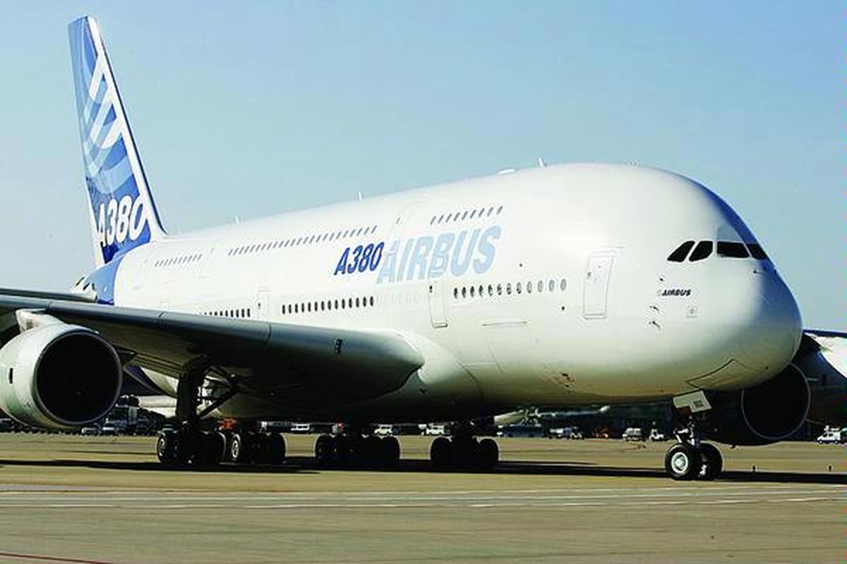 Ilustrasi: Pesawat terbang penumpang terbesar di dunia, Airbus A380.