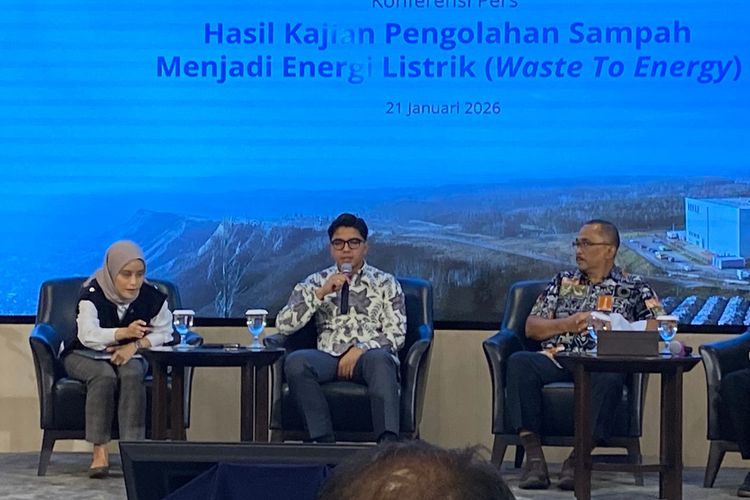 Lead of Waste to Energy BPI Danantara Indonesia, Fadli Rahman (tengah), menjelaskan proyek waste to energy, Rabu (21/1/2026). 