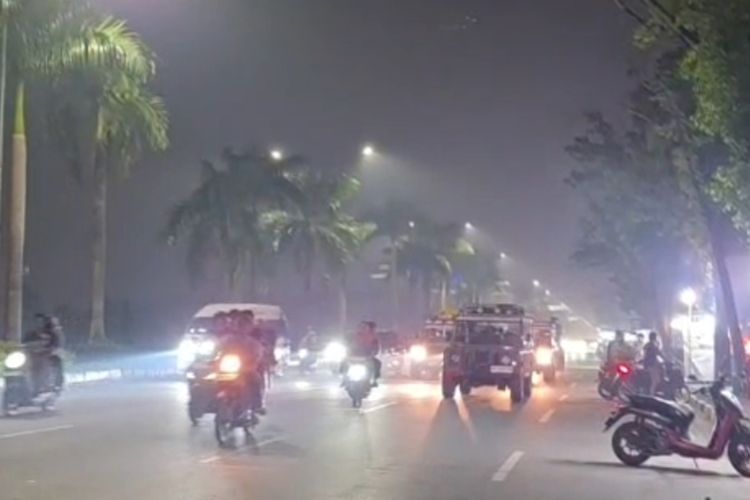 Kabut Asap Karhutla di Riau Semakin Mengkhawatirkan, Warga: Saya Batuk, Tenggorokan Gatal
