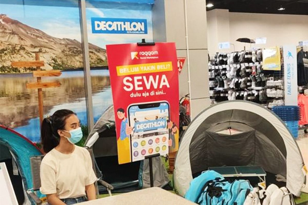 Produk peralatan dan perlengkapan olahraga di Decathlon Mal Kota Kasablanka, Jakarta Selatan, kini bisa disewa konsumen lewat platform sewa-menyewa online Raggam.