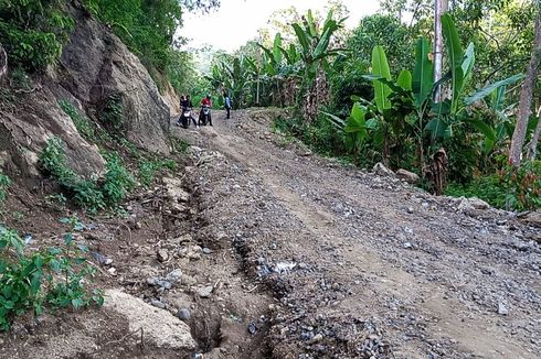 Jalan Senilai Rp 1 Miliar di Sikka Rusak Dihantam Banjir, Pemkab Berdalih Perbaikan Belum Rampung