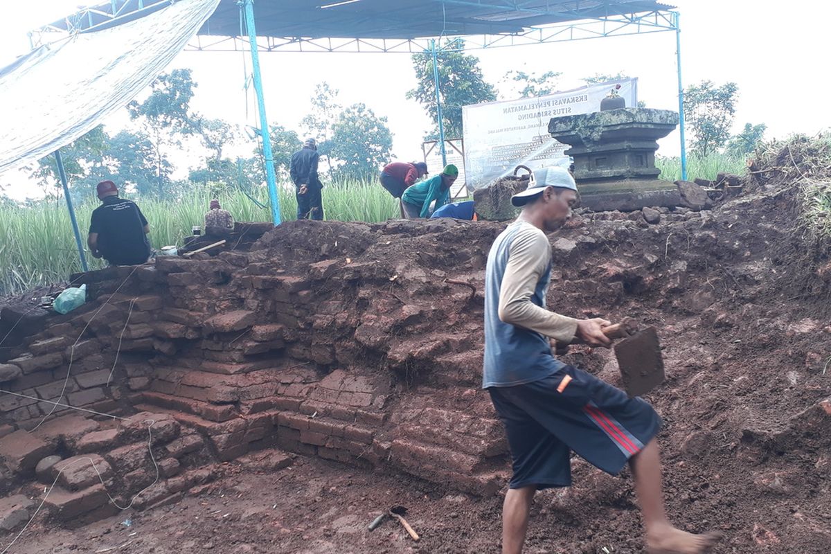 Proses Eskavasi Situs Srigading Tahap Kedua.