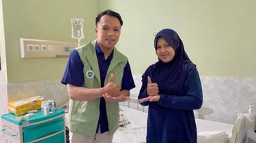 Ibu Ini Lebih Tenang berkat Kehadiran BPJS SATU saat Dampingi Putranya Perawatan di RS