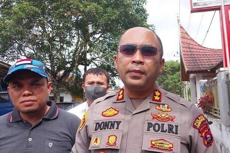 Kapolres Padang Panjang, AKBP Donny Bramanto saat di lokasi kejadian, Sabtu (18/3/2023). 