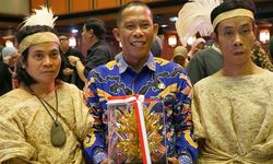 Wakili MHA Punan Batu Benau Sajau Terima Kalpataru, Bupati Bulungan: Mereka Jaga Kelestarian Hutan