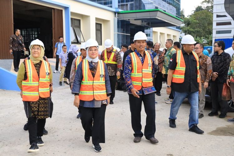 Menteri Tenaga Kerja Ida Fauziyah memaparkan bahwa revitalisasi Balai K3 dilakukan, baik terhadap kemampuan sumber daya manusia (SDM), sarana dan prasarana pengujian K3, maupun fasilitas gedung dan bangunan.
