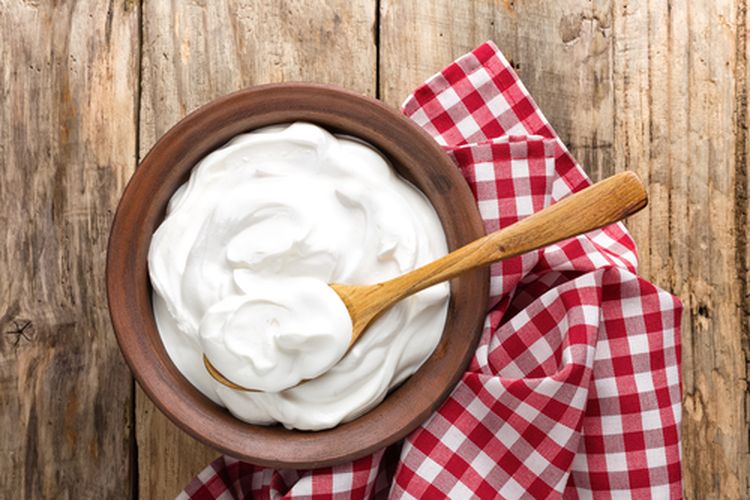 Ilustrasi yogurt. Kenali manfaat dan anjuran mengonsumsi yogurt untuk buka puasa. Simak juga alasan kenapa yogurt baik untuk berbuka puasa. 