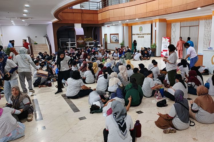 Pekerja PT GLI Duduki Gedung DPRD Batam, Tuntut Kepastian Hak Ketenagakerjaan