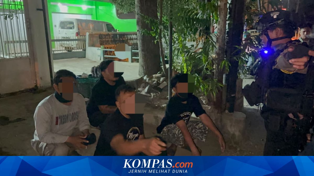 Ormas Bentak Warga Nongkrong, Polisinya Malah Jadi Penonton