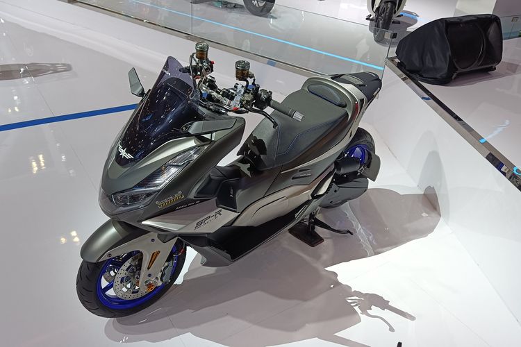 Honda PCX 160 ala MotoGP dengan buntut RC213V