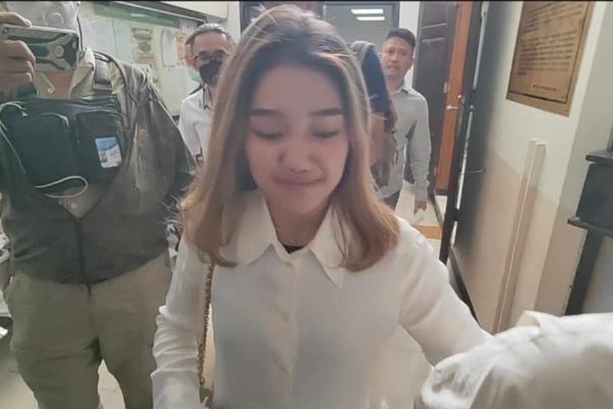 Chandrika Chika Mengaku Tak Dekat, Rico Valentino: Kami Sering Jalan  Halaman all - Kompas.com