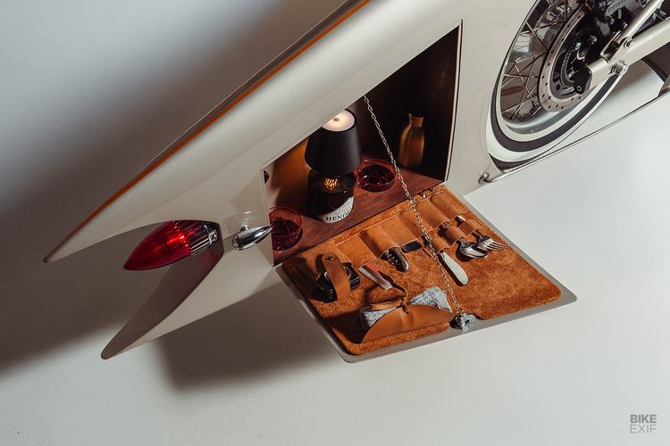 The Kingsman buatan Kingston Custom di Jerman dengan basis Royal Enfield Shotgun 650