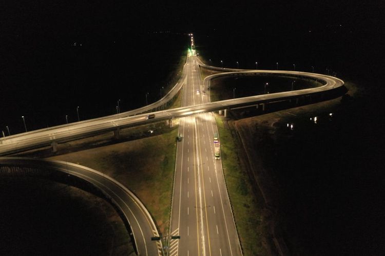 Jalan Tol Terbanggi Besar-Pematang Panggang-Kayu Agung (Terpeka) merupakan jalan tol terpanjang di Indonesia hingga tutup Tahun 2020.