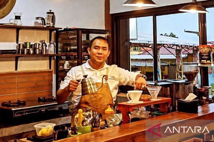 Deni Saputra, pemilik usaha Ngupi Ku-day.