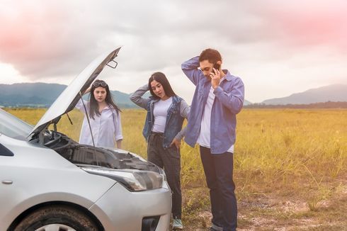 Aki Mobil Soak Saat Berlibur, Begini Langkah Aman Lakukan Jumper