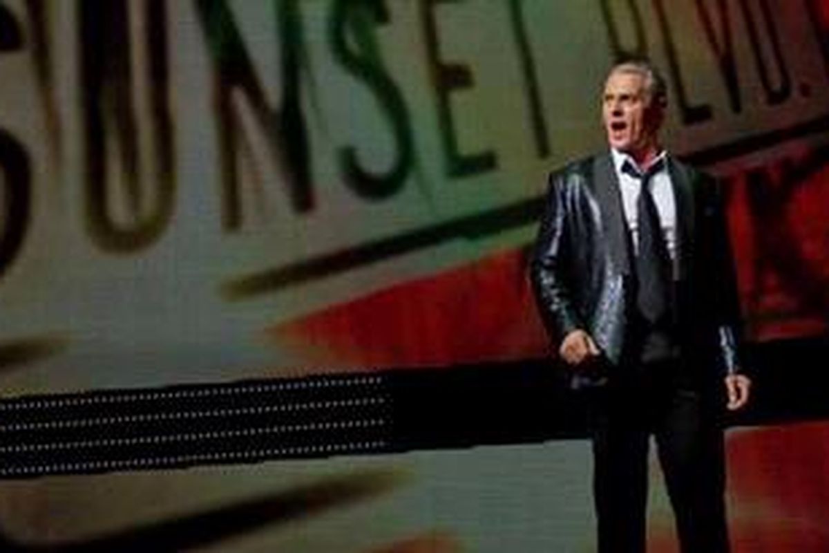 Karya-karya fenomenal Sir Lloyd Webber dalam teater bertajuk The Music of Andrew Lloyd Webber digelar hingga 17 Juli 2011 di Marina Bay Sands, Singapura.