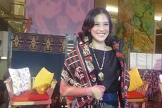 Dian Sastrowardoyo Ajak Kaum Muda Cintai Kain Tradisional