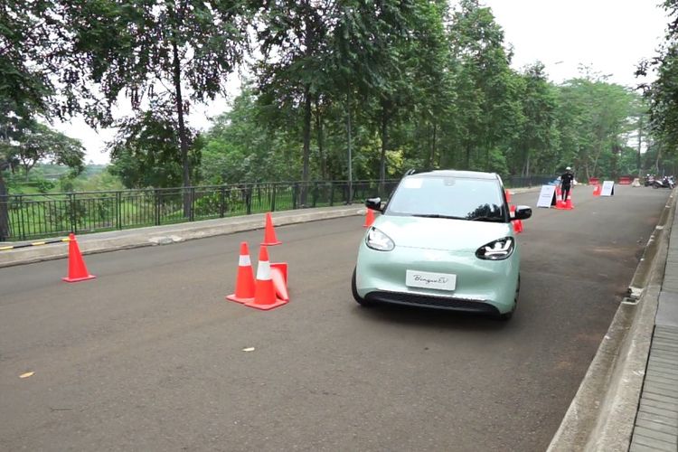 Test drive Wuling Binguo EV