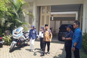Temui Jokowi di Solo, Mendes Yandri Susanto Antar Undangan Resepsi Pernikahan Anaknya