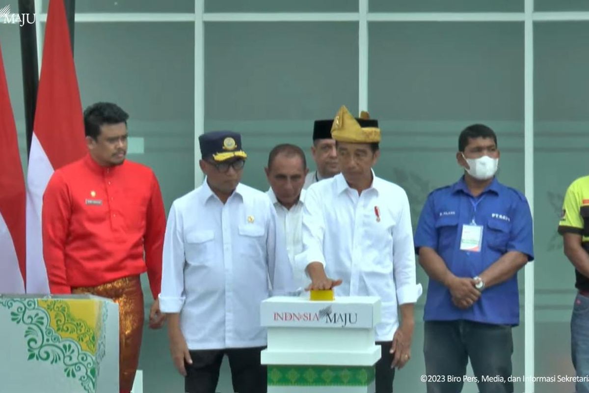 Presiden Joko Widodo meresmikan dua terminal di Kota Medan, Sumatera Utara yaitu Terminal Amplas Kota Medan dan Terminal Tanjung Pinggir Pematang Siantar, Kamis (9/2/2023).