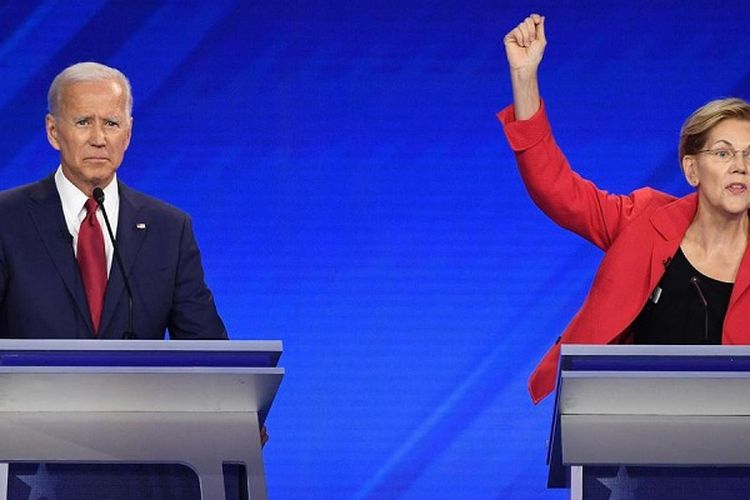 Kandidat calon presiden (capres) Partai Demokrat, mantan Wakil Presiden Joe Biden (kiri) dan Senator Massachusetts Elizabeth Warren