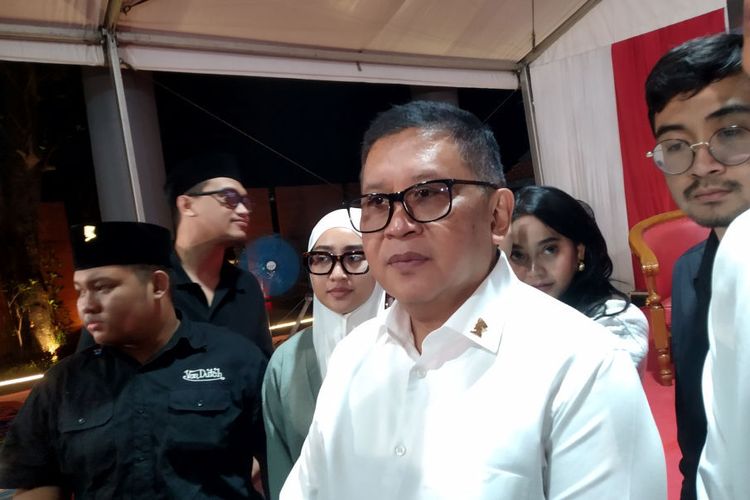 Mahasiswa Tuntut Penghentian MBG, Hasto: APBN Harus untuk Kepentingan Rakyat