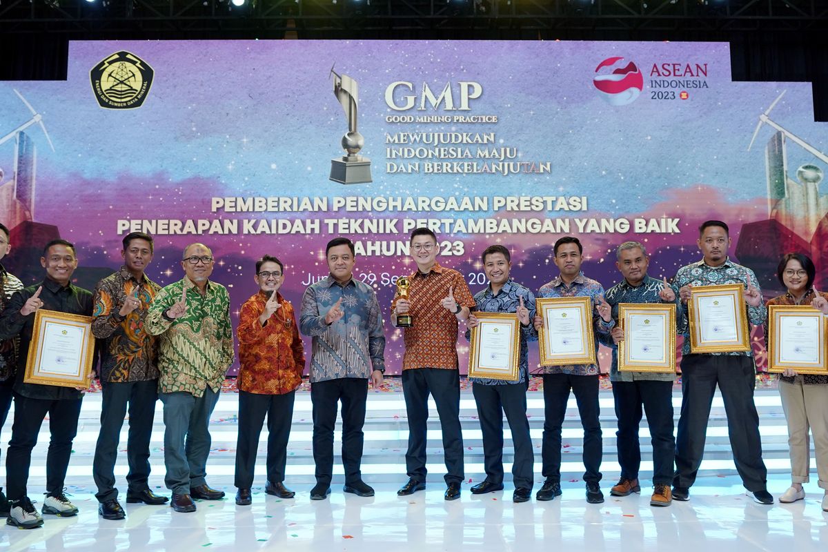 PPA raih trofi IUJP Terbaik di ajang Good Mining Practice Award 2023 dari Kementerian ESDM, Jumat (29/9/2023).