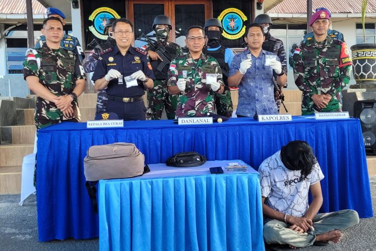 TNI AL Nunukan mengamankan WP (25) pemuda asal Tarakan pembawa narkoba 142 gram di Sebatik. WP masuk Sebatik dalam keadaan sakau