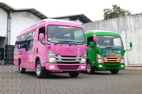Microbus Imut Karoseri Adiputro Bertema Toy Story dan Pink Panther