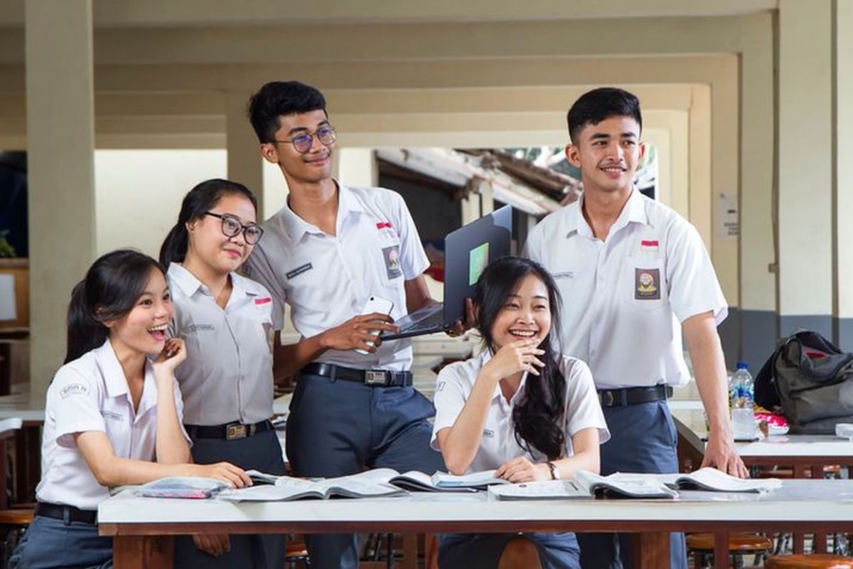 Ilustrasi siswa SMA, SMK, ilustrasi ijazah elektronik