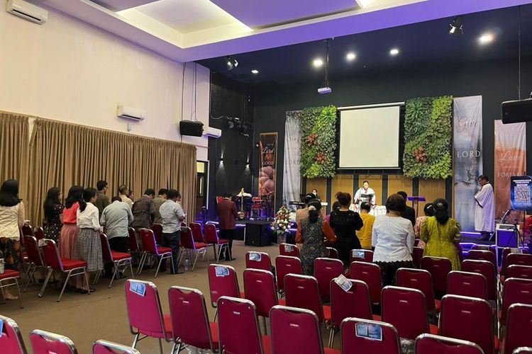 Saat Harapan Hampir Pupus, Polisi Jembatani Jemaah HKBP Gunung Putri hingga Dapat Beribadah