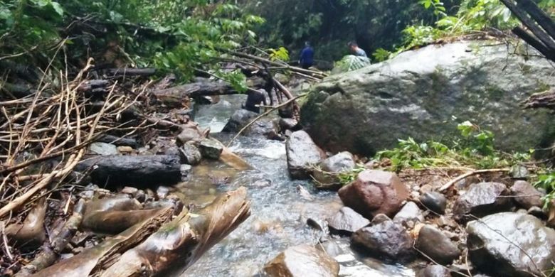 Aliran air terjun di Desa Alue Dua, Kecamatan Nisam Antara, Kabupaten Aceh Utara,Aceh, Sabtu (3/3/2018).