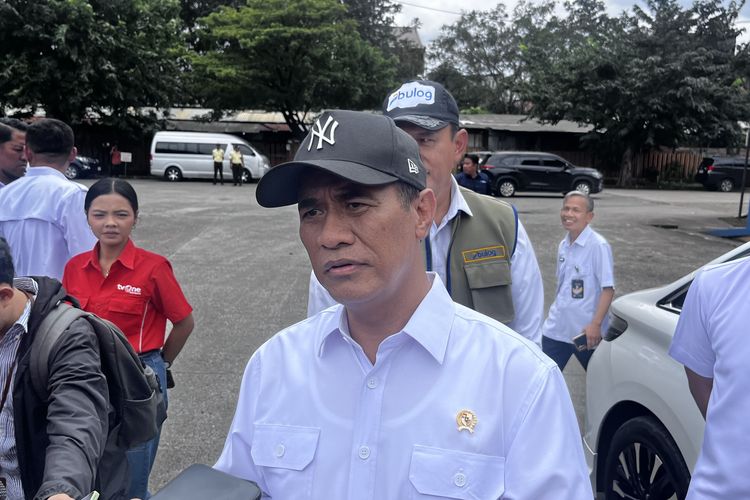 Menteri Pertanian Andi Amran Sulaiman, saat ditemui di di Kompleks Gudang Bulog Kanwil DKI & Banten, Jakarta Utara, Rabu (4/2/2026).