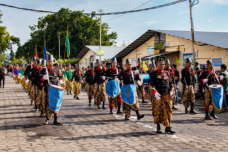 Rombongan Perkusi dari Keraton Surakarta Hadiningrat.