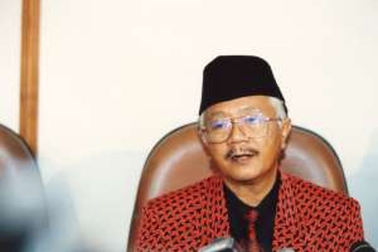 Soerjadi ketika masih menjadi Ketua Umum DPP PDI pada Juni 1996.