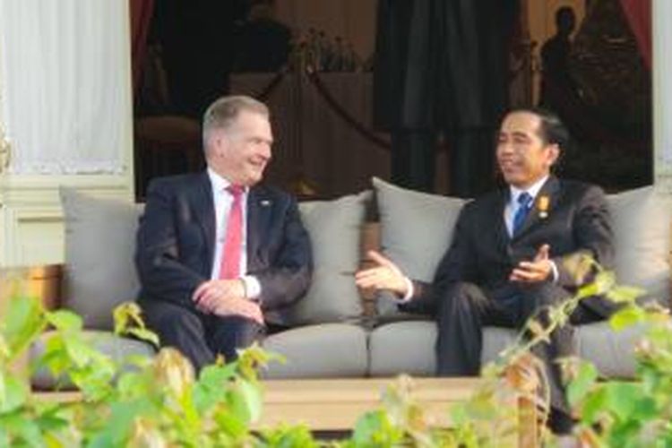 Presiden Joko Widodo bersama Presiden Republik Finlandia Sauli Niinisto di Istana Merdeka, Jakarta, Selasa (3/11/2015).