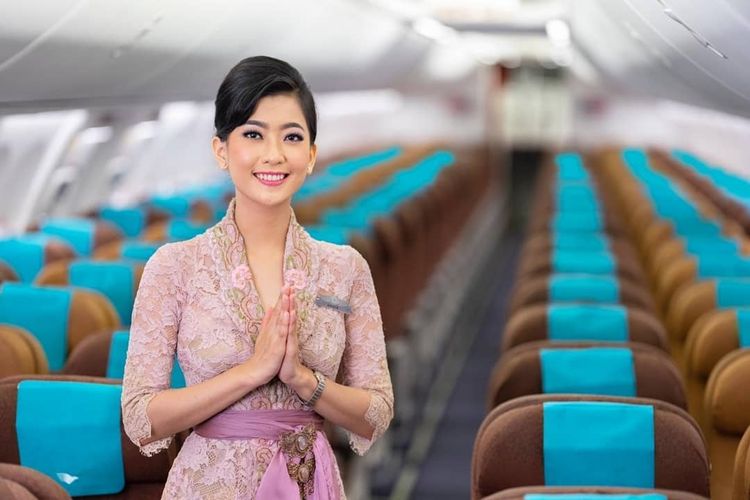 Seragam pramugari Garuda Indonesia karya Anne Avantie yang diluncurkan pada penerbangan Jakarta-Semarang, 3 Juli 2019 siang.