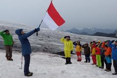 HUT RI, Bendera Merah Putih Berkibar di Gunung Tertinggi di Eropa