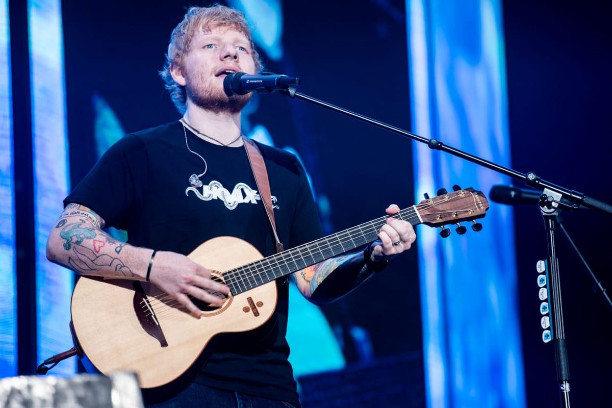 Ed Sheeran beraksi dalam Konser Divide World Tour 2019 yang digelar di Gelora Bung Karno, Senayan, Jakarta Pusat, pada Jumat (3/5/2019).