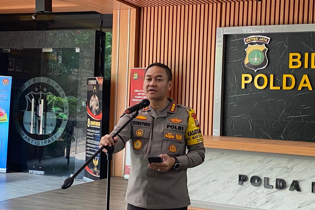 Kabid Humas Polda Metro Jaya Kombes Trunoyudo Wisnu Andiko menjelaskan terkait klinik aborsi di Ciracas, Jakarta Timur, Jumat (3/11/2023). 