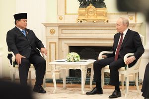 Seskab Ungkap Perintah Prabowo ke Bahlil untuk Cari Pasokan Minyak dan Elpiji dari Rusia