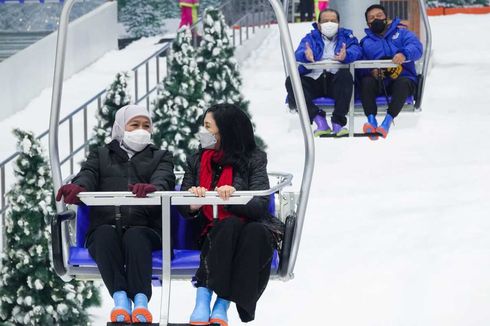 Wahana Salju Dibuka di Surabaya, Ada Kereta Gantung hingga Permainan Ski