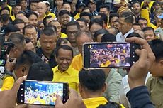 Sambutan Meriah Saat Bahlil Daftar Calon Ketum Golkar