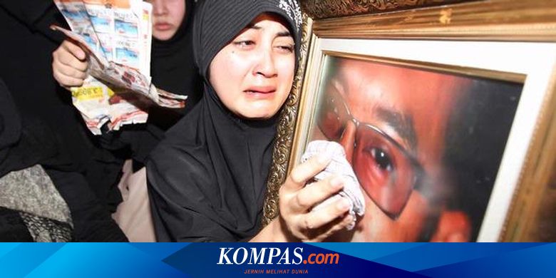 Alunan Selawat Dan Taslim Sambut Jenazah Uje Di Tpu Karet Bivak