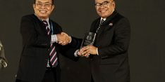 Integritas Nyata dalam Governansi, Komisaris Utama PGN Terima GRC Lifetime Achievement Award 2025