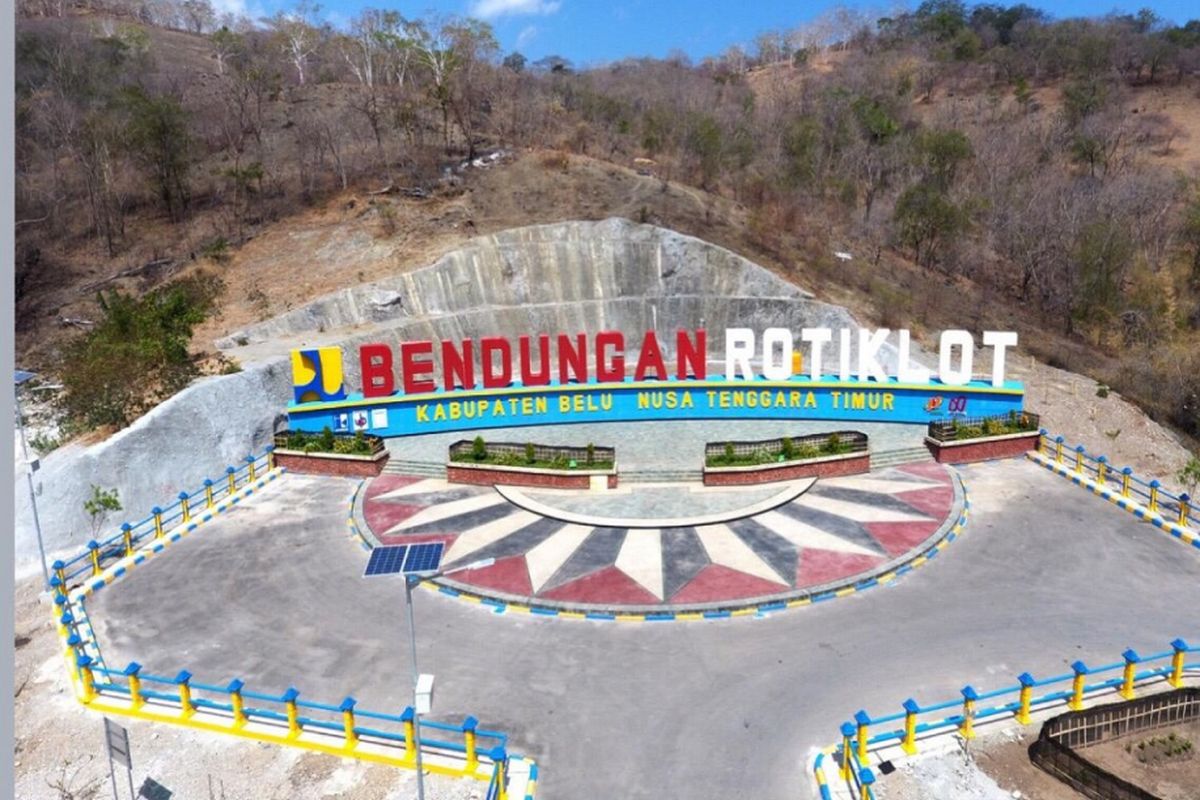 Bendungan Rotiklot di Kabupaten Belu, Provinsi Nusa Tenggara Timur.